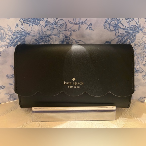 kate spade Handbags - Kate Spade New York Gemma  Black Scallop-Edge Leather Clutch/ Wallet on Chain